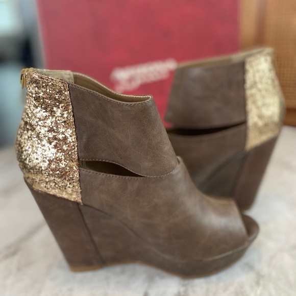 Chaussures à Talon Compensé Arizona Jean Co. Pour Fille, Taille 3, Couleur Ivoire, Neuves Avec Défauts